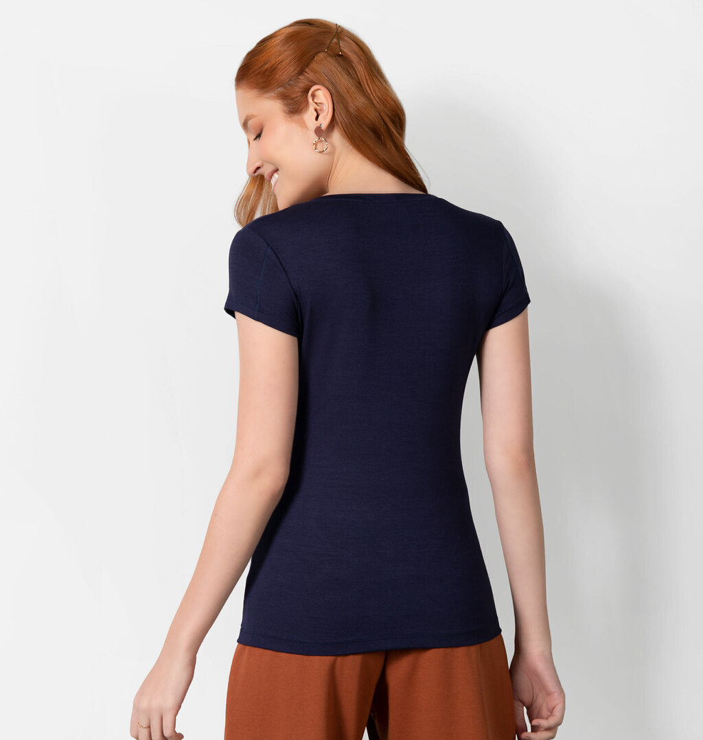 Blusa Básica Com Costura na Manga