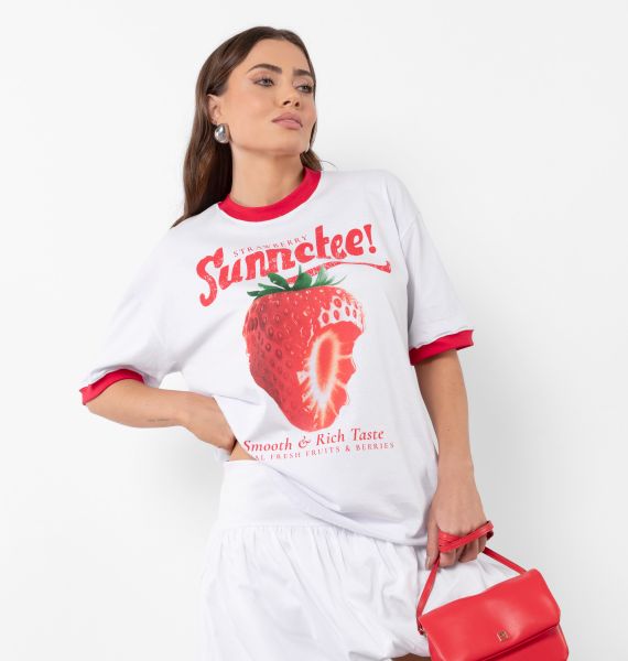 T-shirt Over Estampa Strawberry