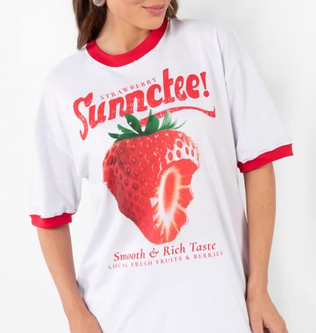 T-shirt Over Estampa Strawberry